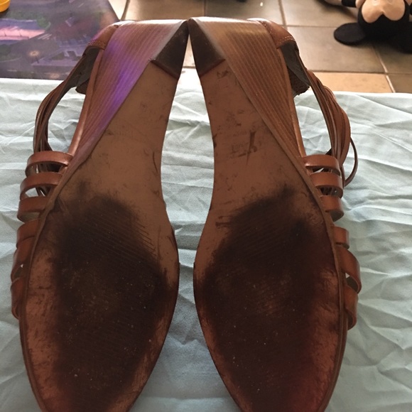 💗💗💗SOLD💗💗💗Levity wedge heel strappy sandals - Picture 5 of 5